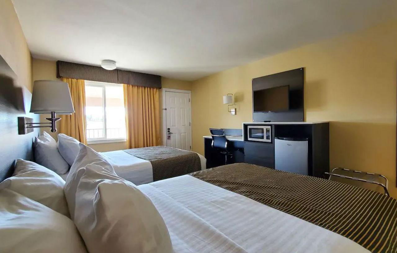 Готель Ramada By Wyndham Flagstaff East Екстер'єр фото