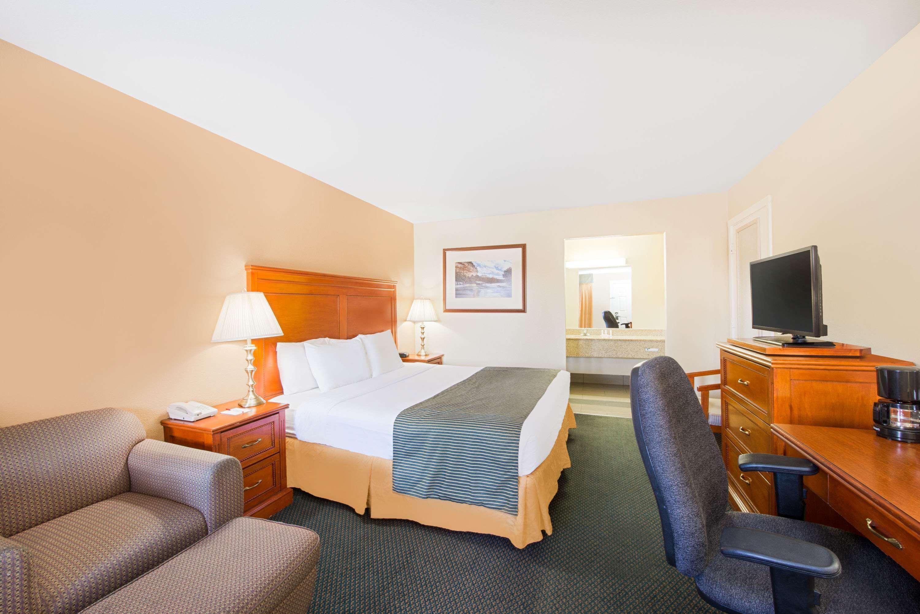 Готель Ramada By Wyndham Flagstaff East Екстер'єр фото
