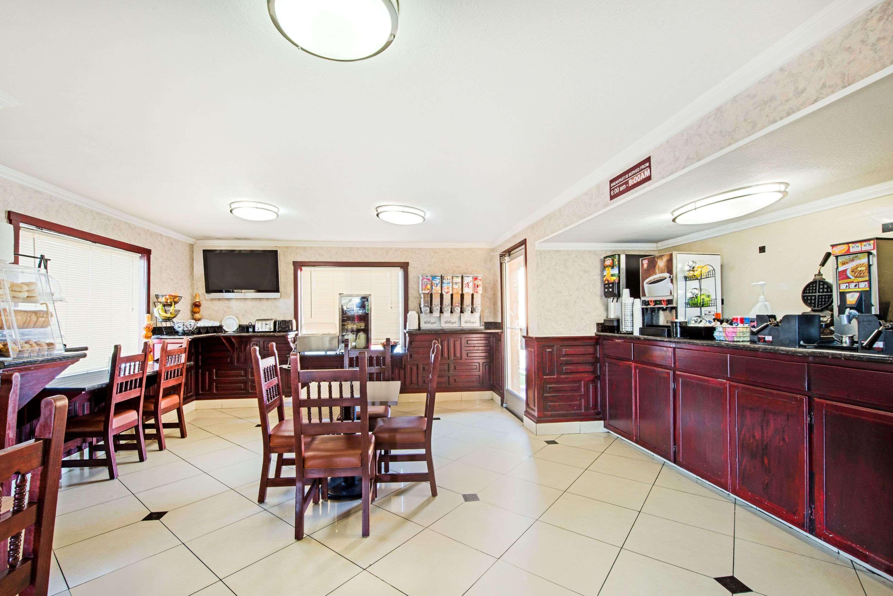 Готель Ramada By Wyndham Flagstaff East Екстер'єр фото