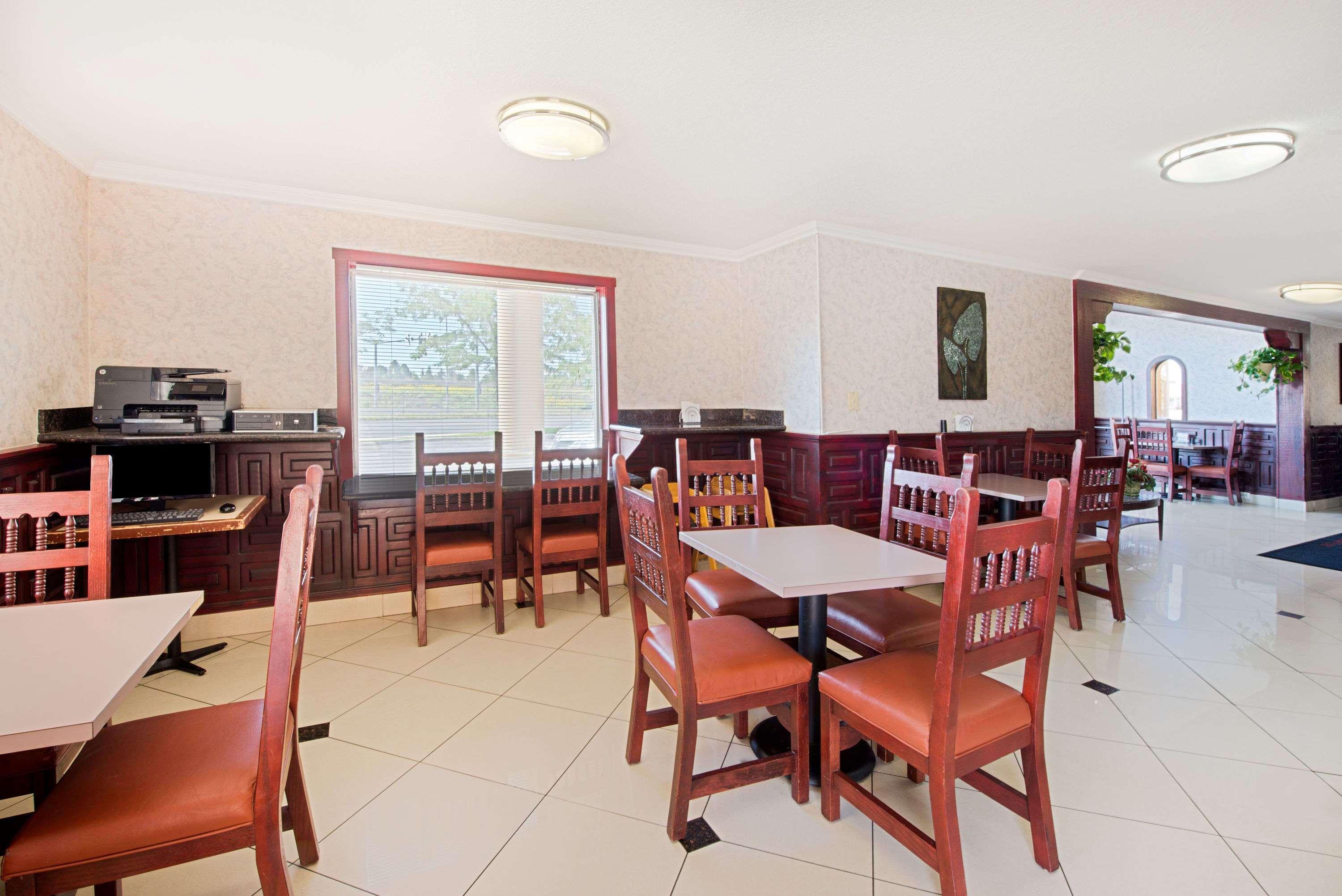 Готель Ramada By Wyndham Flagstaff East Екстер'єр фото