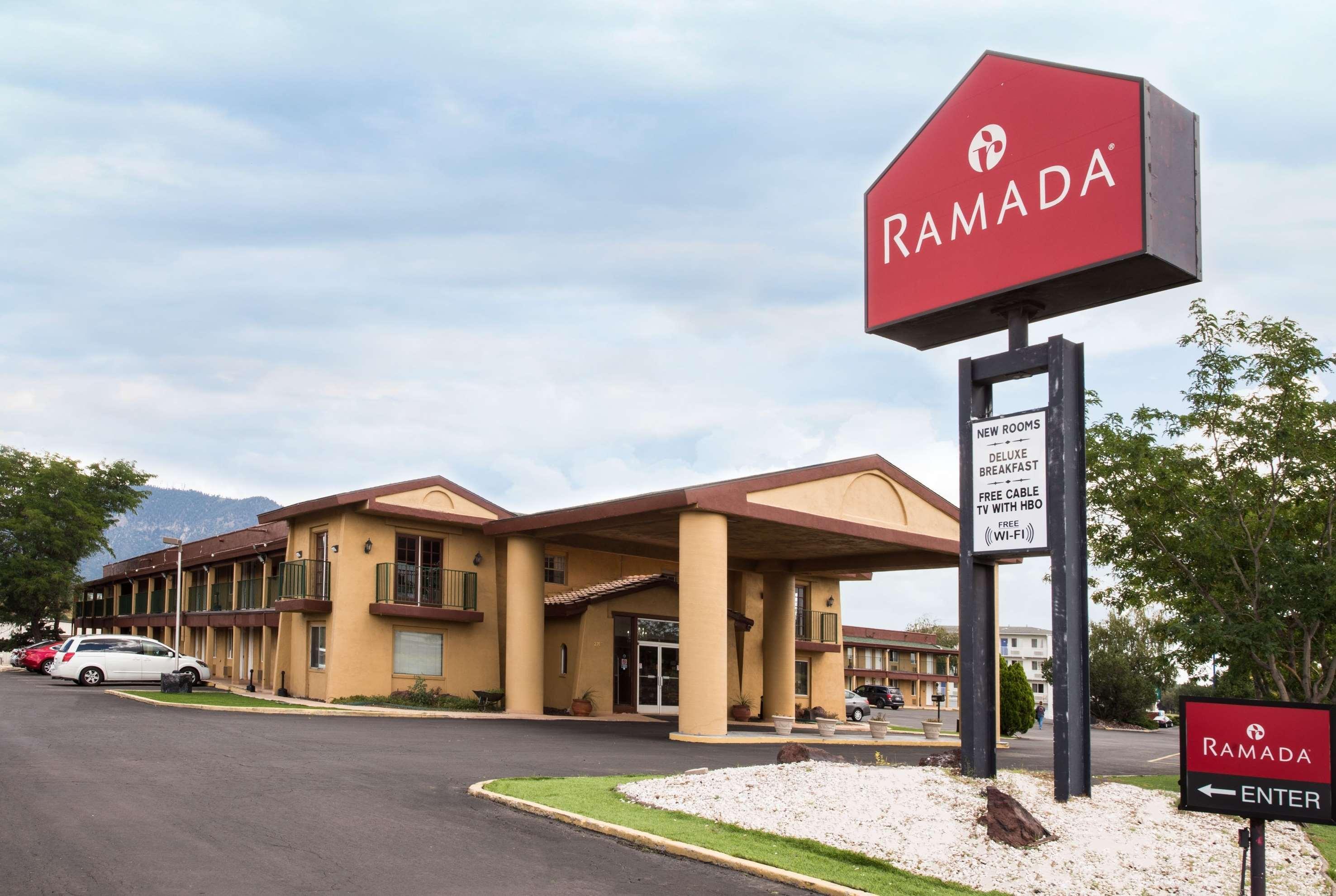 Готель Ramada By Wyndham Flagstaff East Екстер'єр фото