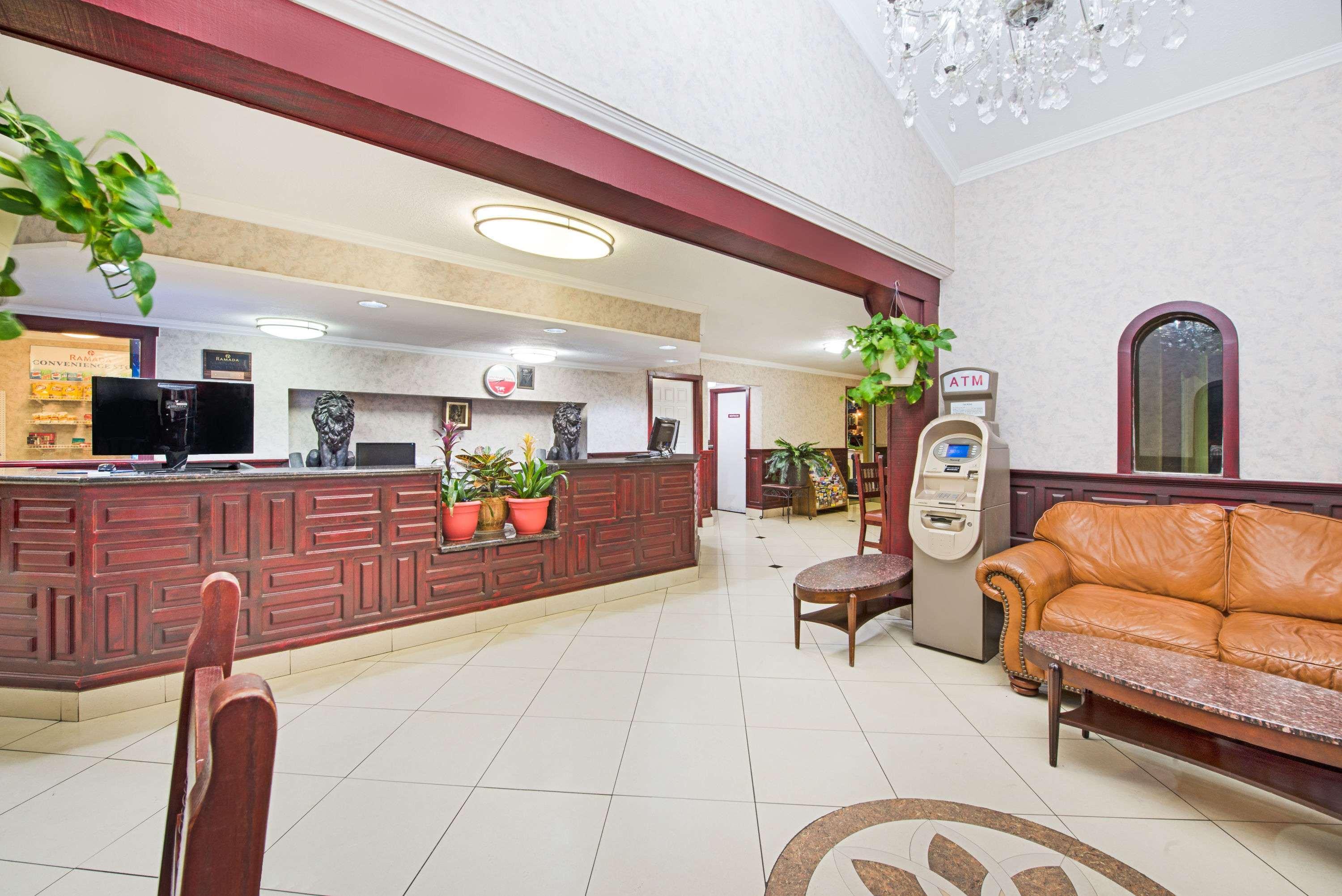Готель Ramada By Wyndham Flagstaff East Екстер'єр фото