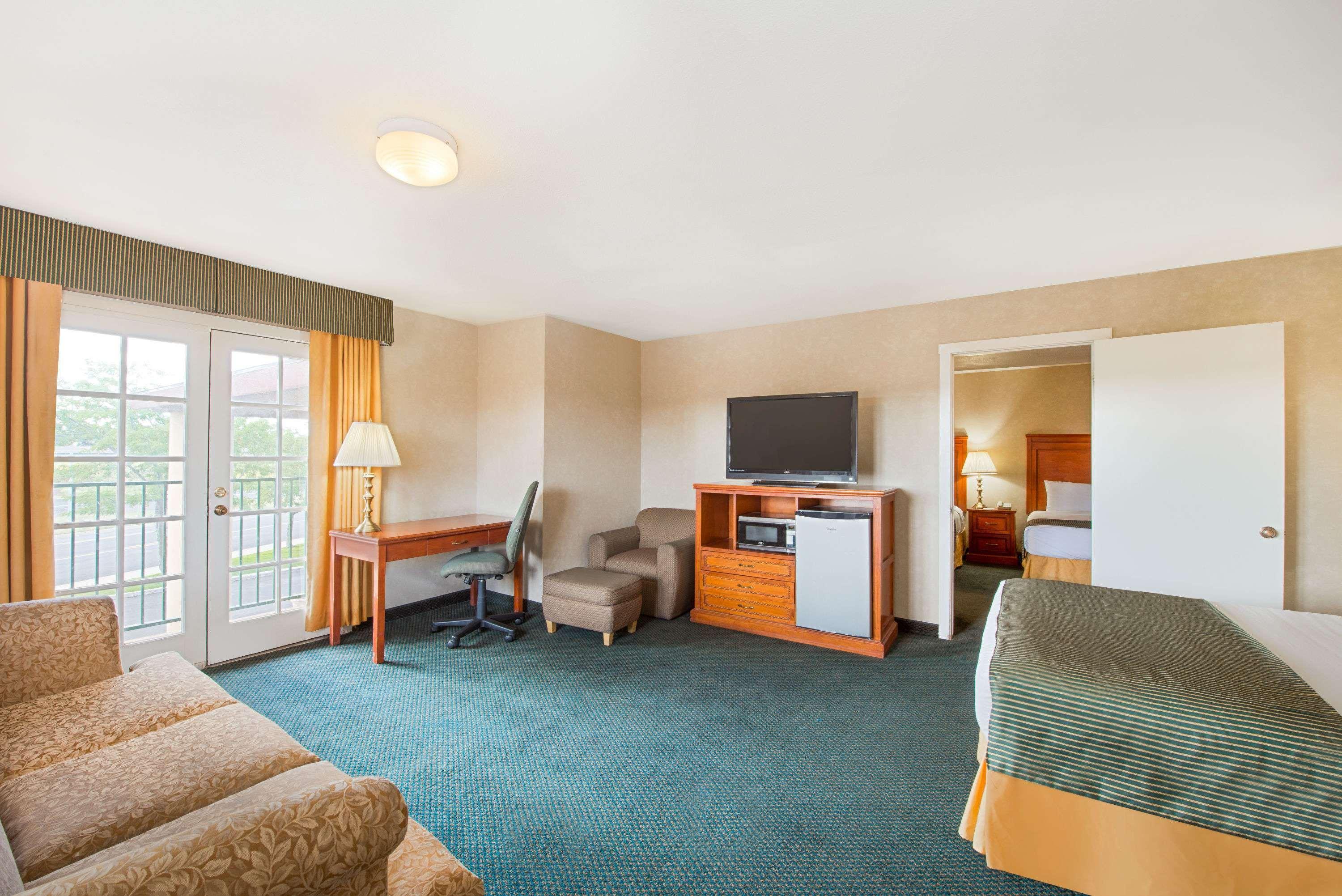 Готель Ramada By Wyndham Flagstaff East Екстер'єр фото