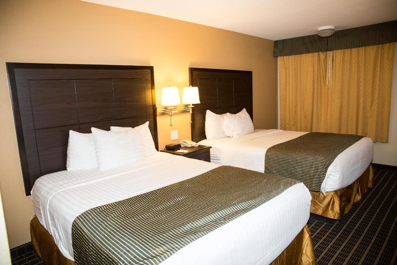 Готель Ramada By Wyndham Flagstaff East Екстер'єр фото