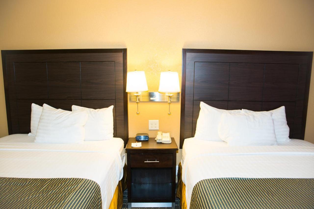 Готель Ramada By Wyndham Flagstaff East Екстер'єр фото