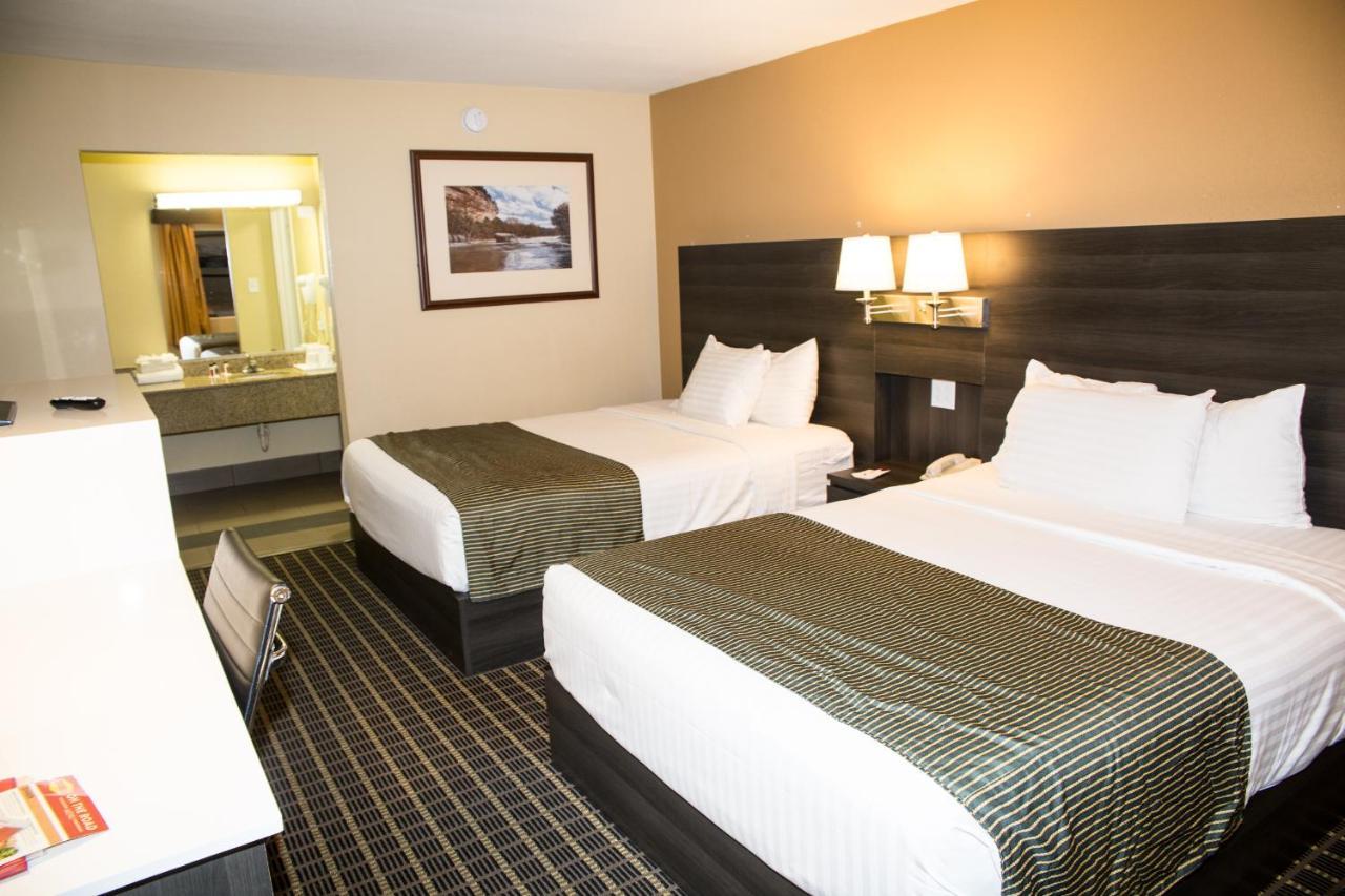Готель Ramada By Wyndham Flagstaff East Екстер'єр фото