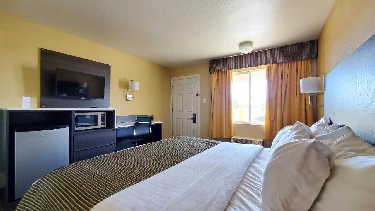 Готель Ramada By Wyndham Flagstaff East Екстер'єр фото